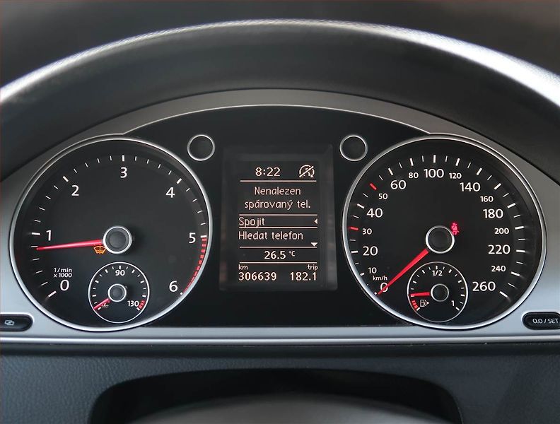 Volkswagen Passat (2012) 1.6 TDI, Tempomat - fotka 11 z 17