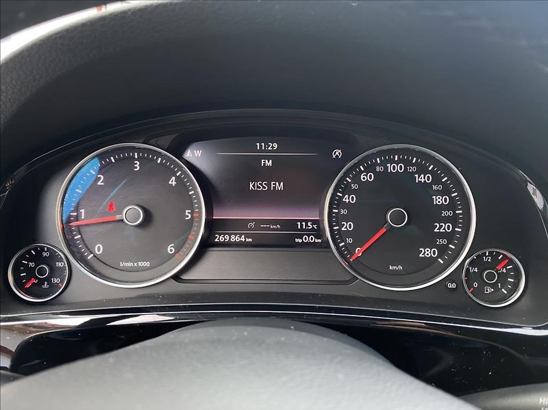 Volkswagen Touareg 3,0 TDI V6 4motion / záruka - fotka 23 z 47