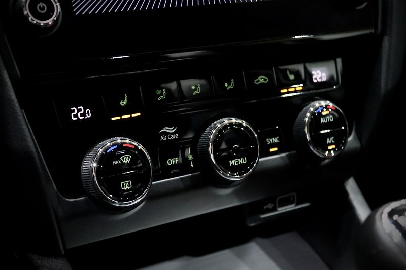Škoda Octavia 3 FL Combi 1.4 TSI 110 kW - fotka 26 z 31