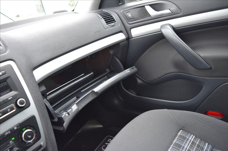 Škoda Octavia 1,2 TSI 77KW 2XKOLA XENONY - fotka 42 z 43