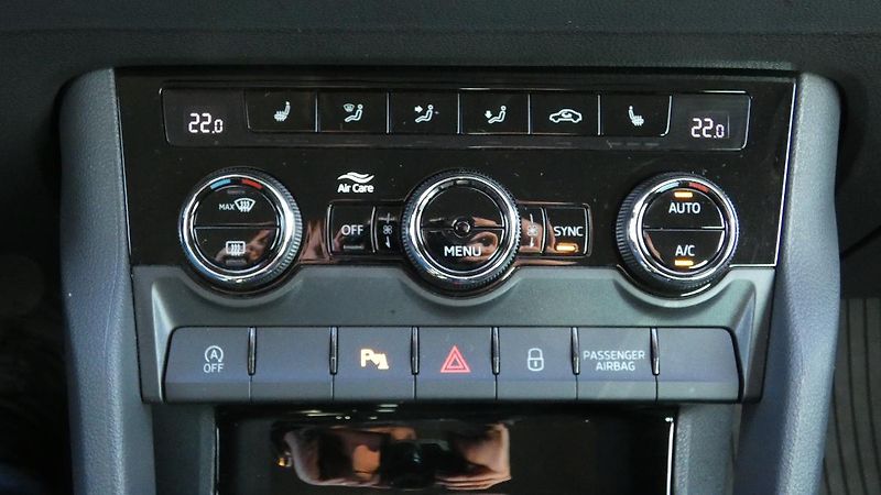 Škoda Karoq 1,5 TSI Style DSG - fotka 16 z 22