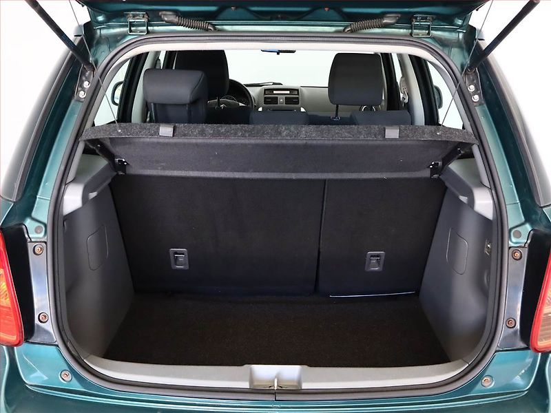Suzuki SX4 (2008) 1.5 i - fotka 11 z 13