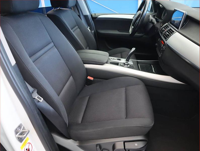 BMW X5 (2013) xDrive30d, 4X4, Automat - fotka 9 z 20