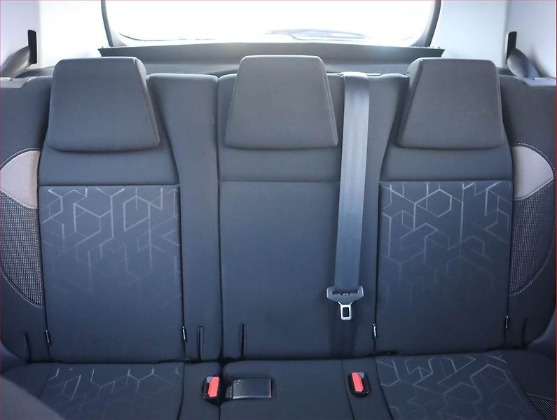 Peugeot 2008 (2013) 1.2 VTi, Serv.kniha, Navi - fotka 10 z 17