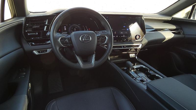 Lexus RX 350h 2.5 HEV 4x4 E-Four e-CVT Comfo - fotka 5 z 22