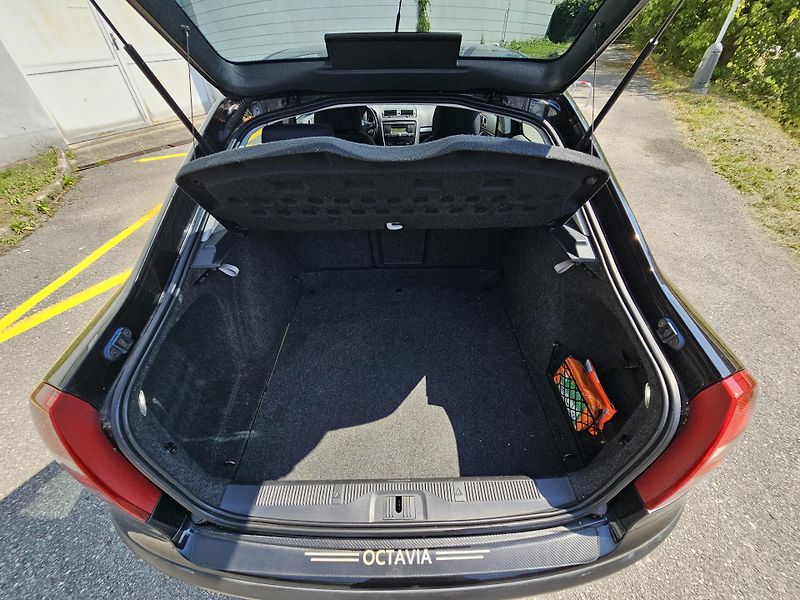 Škoda Octavia (2005) 2 1.9 TDI KLIMA - fotka 17 z 17
