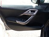 Peugeot 2008 (2015) 1.2i, AC, tempo - náhled 16