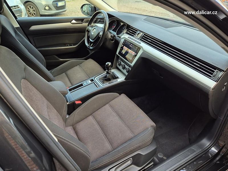 Volkswagen Passat Variant (2018) 1.4TSi 110KW ComfortLine  - fotka 35 z 54