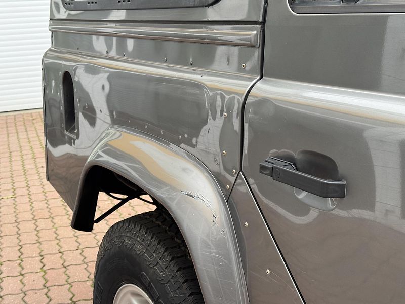 Land Rover Defender (2007) PUMA - fotka 14 z 20