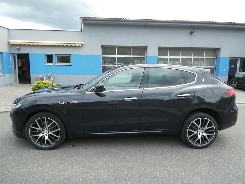 Maserati Levante SQ4 3,0i 316kW 4x4 ERMENEGILDO - fotka 6 z 16