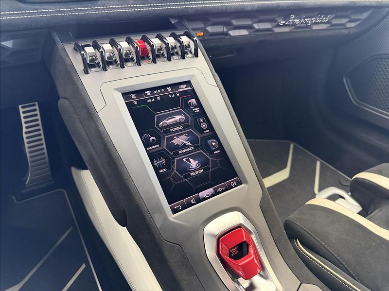 Lamborghini Huracán STO LIFT DPH VIOLA PASIFAE - fotka 10 z 19