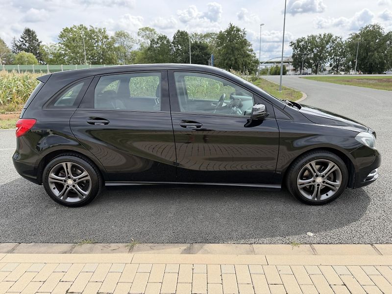 Mercedes-Benz Třídy B 200 CDI NAVI XENONY 2X KOLA - fotka 6 z 36