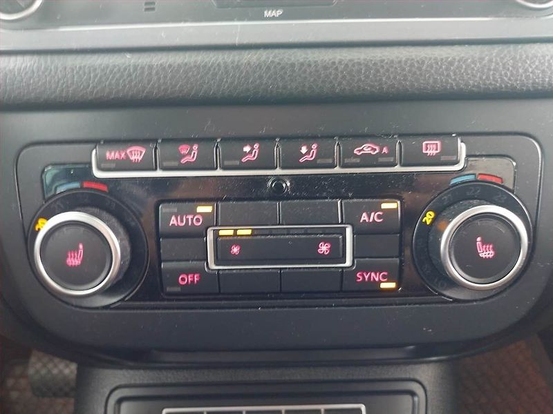 Volkswagen Tiguan (2012) 2.0 TDI, 4X4, Automat - fotka 17 z 19