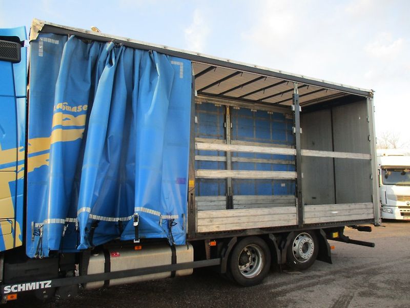 Volvo FH500 6x2 + Schmitz Nový tacho - fotka 9 z 39