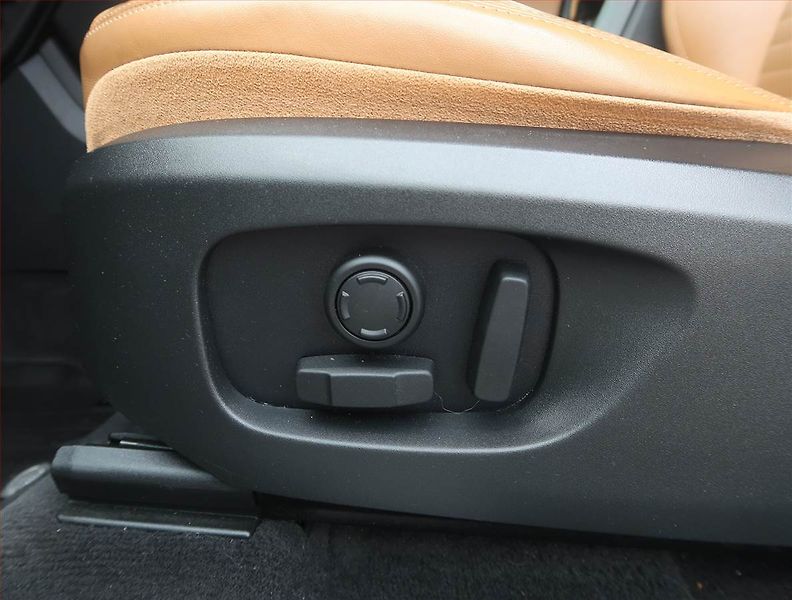 Land Rover Discovery Sport (2018) HSE TD4 - fotka 18 z 25