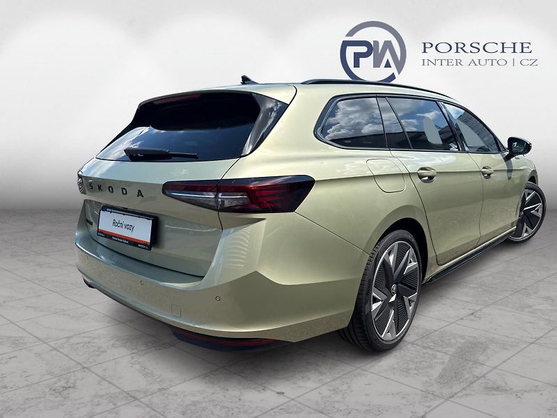 Škoda Superb Sportline 2.0 TDI 110kw DSG Co - fotka 2 z 29