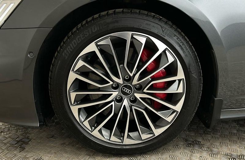 Audi A6 Avant 55 e TFSI Q S-Line Matrix Taž  - fotka 12 z 29