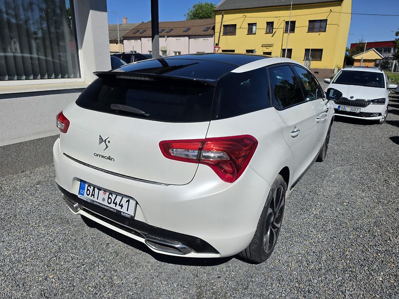 Citroën DS5 2 0 HDI Panorama Automat  - fotka 4 z 33