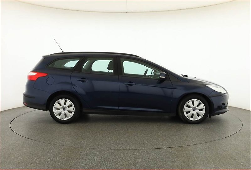 Ford Focus (2013) 1.6 TDCi, po STK, Tažné - fotka 6 z 15