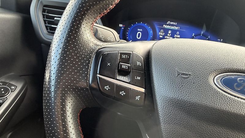 Ford Kuga (2022) 2.0d ST-Line,4x4,ČR,SERVIS - fotka 39 z 44