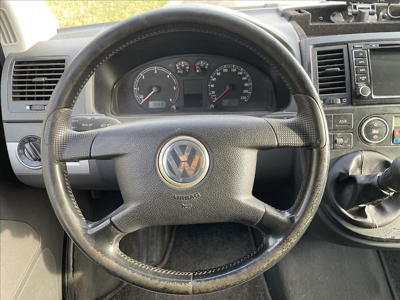Volkswagen Multivan 2,5 TDI 95kW*tažné*aut. klima* - fotka 10 z 40