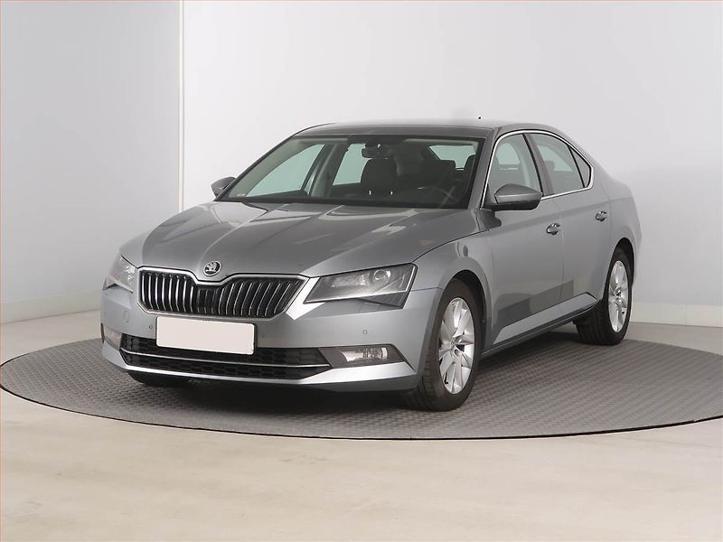 Škoda Superb (2018) 2.0 TDI, Automat, Navi - fotka 2 z 17