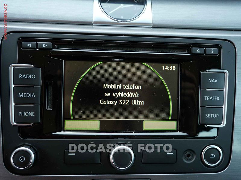Volkswagen Passat (2014) 2.0 TDi, Navi, xenon - fotka 18 z 23