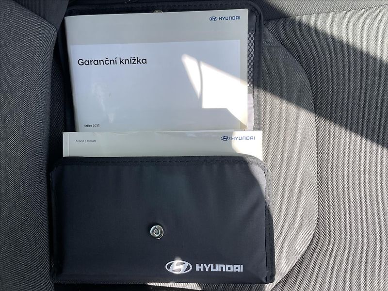 Hyundai i30 1,5 T-GDI DCT Family Smart NAV - fotka 17 z 22