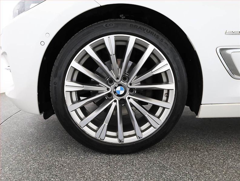 BMW Řada 3 (2017) 320d xDrive GT, 4X4, Automat - fotka 20 z 20