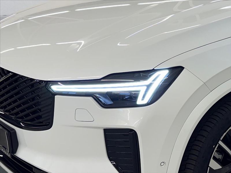 Volvo XC90 (2025) 2,0 Akční cena  Plus Dark 3423 - fotka 4 z 14