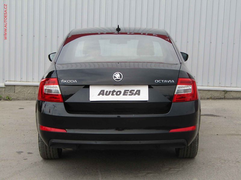 Škoda Octavia (2014) 2.0 TDi, 2.maj,ČR, Elegance - fotka 5 z 18
