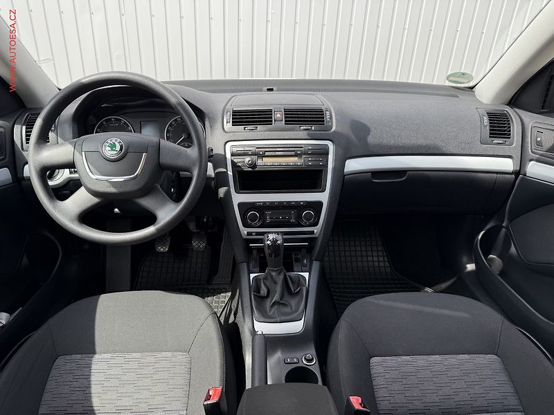 Škoda Octavia (2009) 1.6 MPi, Ambiente, AC - fotka 8 z 13