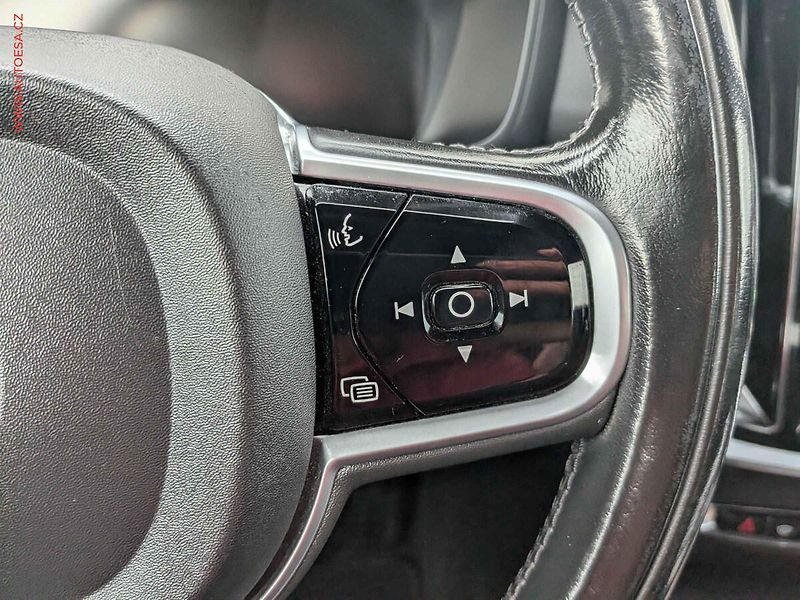 Volvo V60 (2019) 2.0D 4x4, Cross Country, AT - fotka 14 z 16