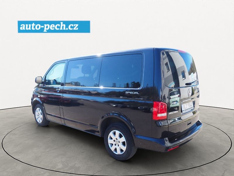Volkswagen Multivan (2015) 2.0 TDI, 103 kW, 6 míst - fotka 2 z 39