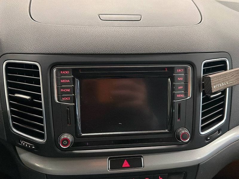 Volkswagen Sharan (2018) 2.0 TDI 7DSG 4MOTION Highline - fotka 8 z 27