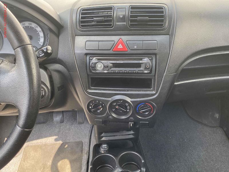 Kia Picanto (2009) 1.1i, Rádio - fotka 12 z 13