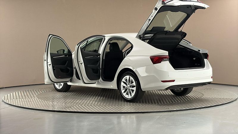 Škoda Octavia 2.0 TDI Style - fotka 7 z 25