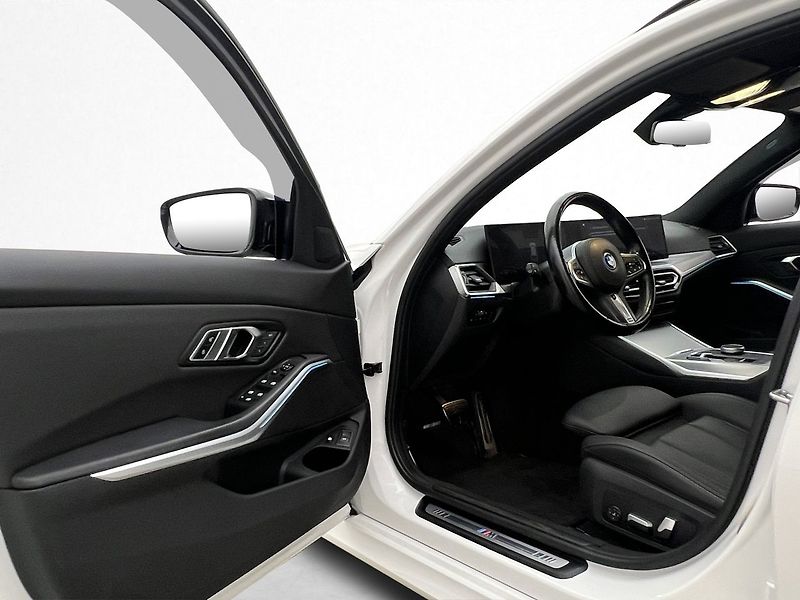 BMW Řada 3 330e xDrive M-Sport Kam ACC Ta - fotka 11 z 36