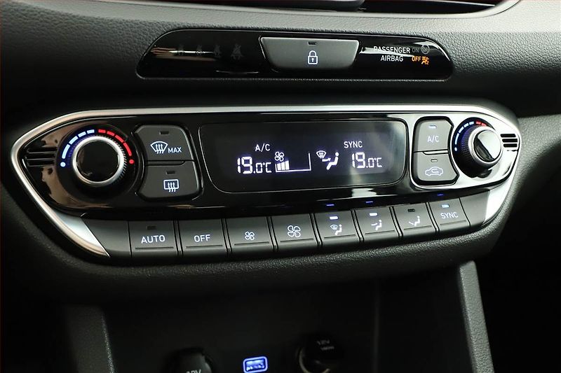 Hyundai i30 (2021) 1.5 T-GDI MHEV, Automat, ČR - fotka 17 z 20