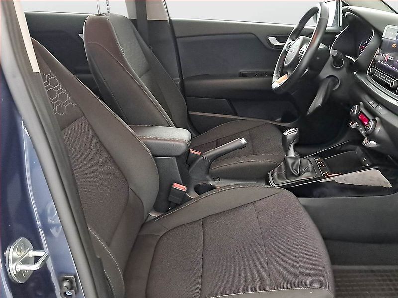 Kia Rio (2022) Exclusive 1.0 T-GDI - fotka 9 z 19