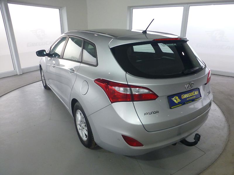 Hyundai i30 (2013) 1,6CRDI*ALU**VYHŘ.SED***KAMERA - fotka 7 z 25
