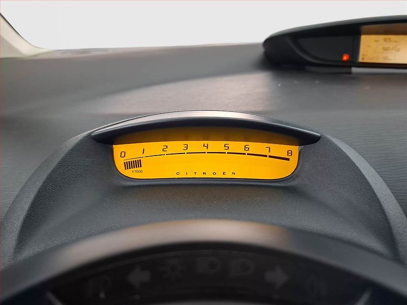Citroën C4 (2008) 1.6 16V, po STK, Tažné, Klima - fotka 11 z 16