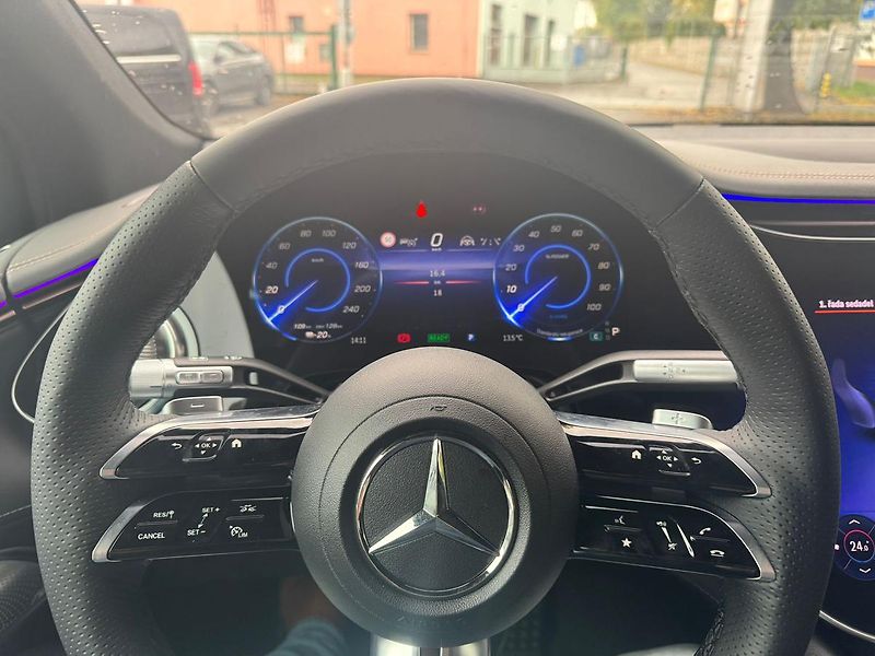 Mercedes-Benz EQS (2025) 500 4MATIC SUV - fotka 13 z 29