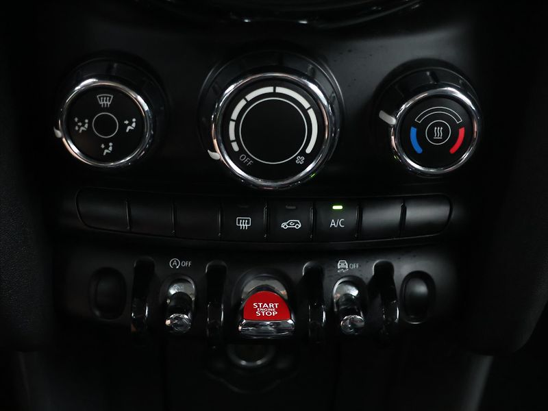 Mini Cooper 1,5 100kW CZ DPH Klima,Tempo - fotka 17 z 26