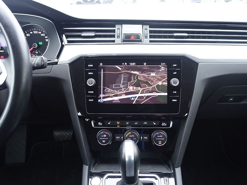 Volkswagen Passat 2.0 TDi LED SVĚTLA, ACC, DSG - fotka 11 z 38