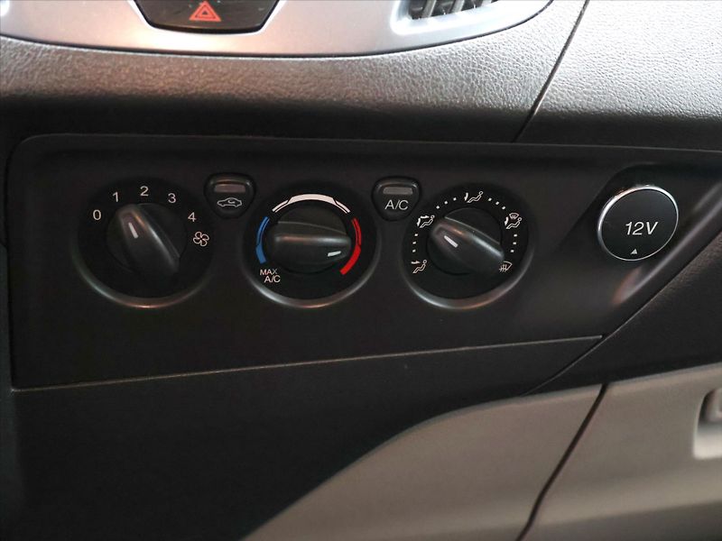 Ford Tourneo Custom 2,0 TDCi 125 kW LWB CZ - fotka 21 z 30