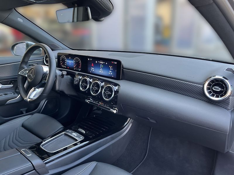 Mercedes-Benz Třídy A A-Třída 180 - fotka 15 z 19