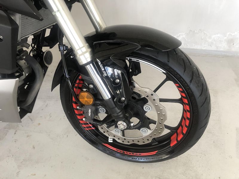 Honda CB 125 R Neo Sports Café - fotka 7 z 19