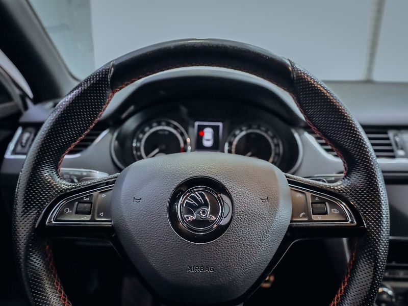 Škoda Octavia 2.0 TDi RS DSG - fotka 11 z 32