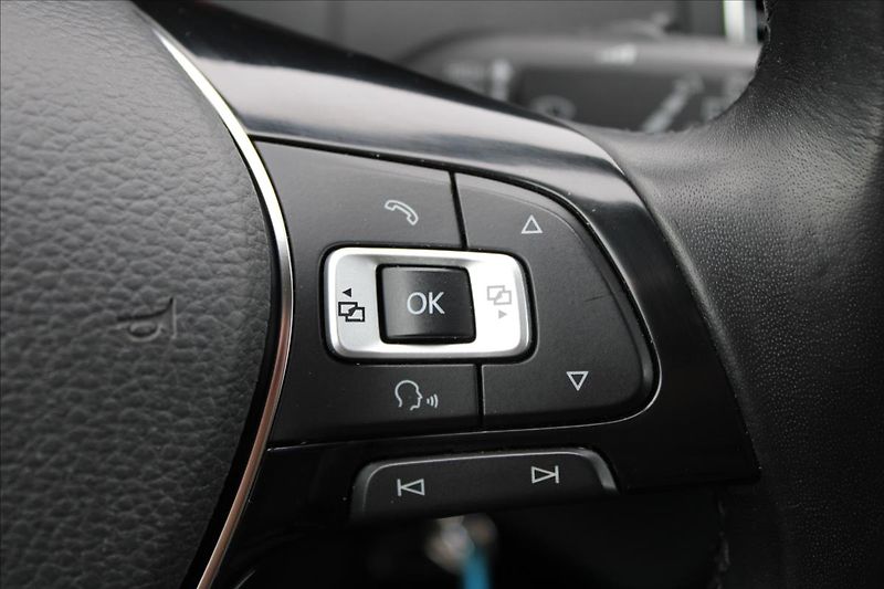 Volkswagen Sharan 2,0 TDI  NAVIGACE,TAŽNÉ - fotka 21 z 33